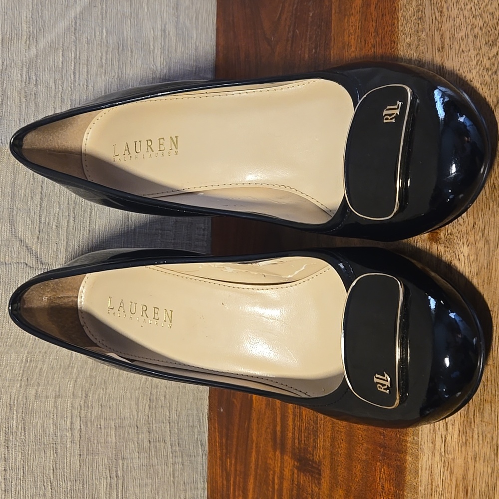 Elegant Lauren Ralph Lauren Black Patent Wedge Pumps - Size 8.5M